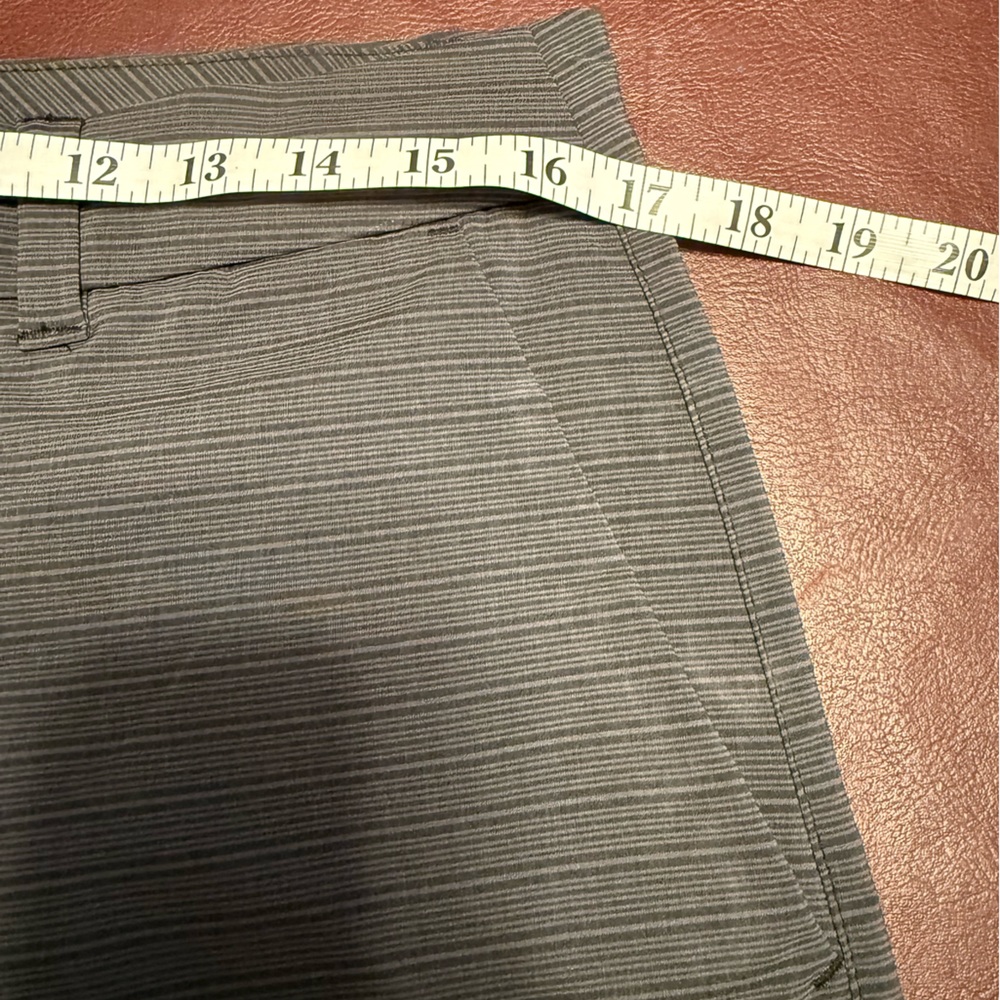 New Hang Ten Dark Gray Striped Patterned Short size 32 - Picture 10 of 11